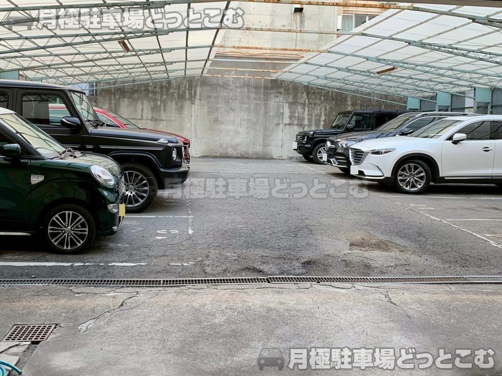 大阪市北区西天満1丁目10－1の月極駐車場6