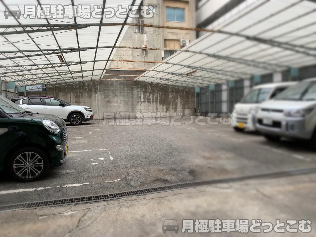 大阪市北区西天満1丁目10－1の月極駐車場8