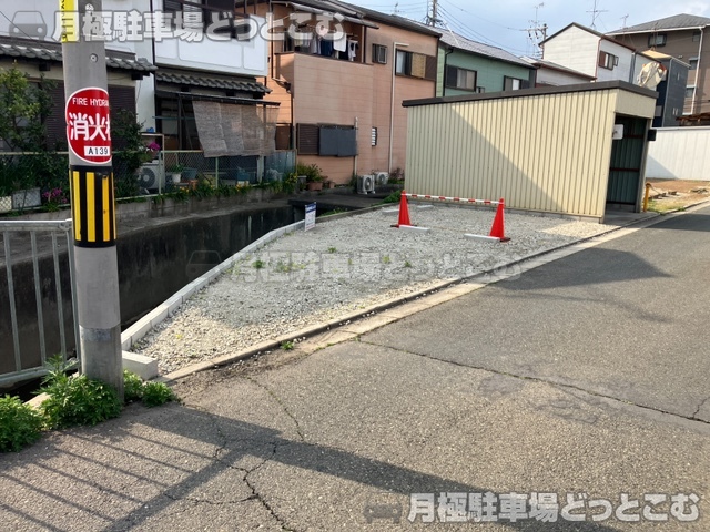 松原市北新町6丁目208番3の月極駐車場1