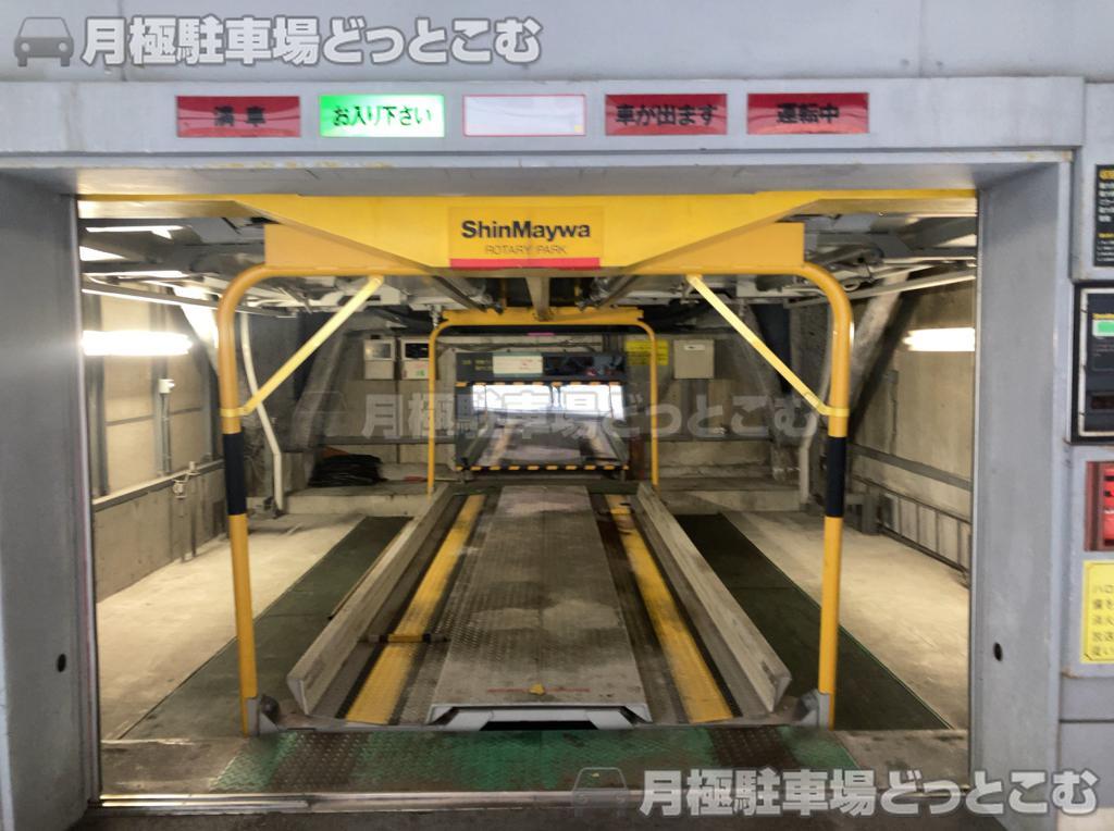大阪市西区江戸堀3-8-16の月極駐車場3