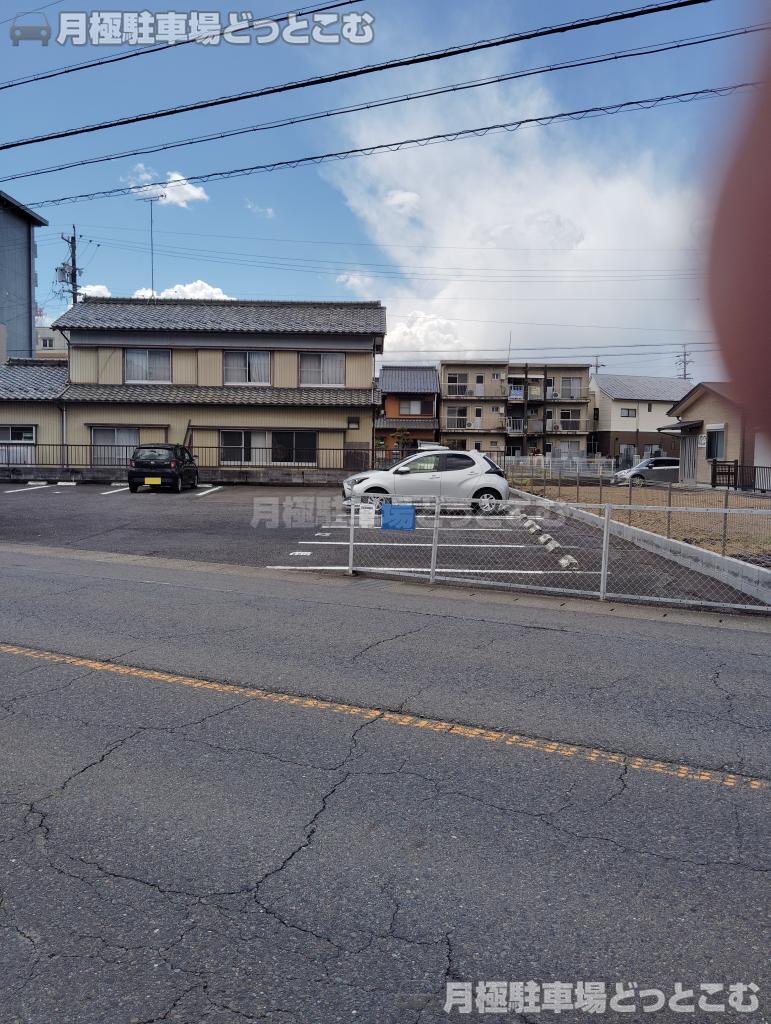 岐阜市古市場神田89の月極駐車場3