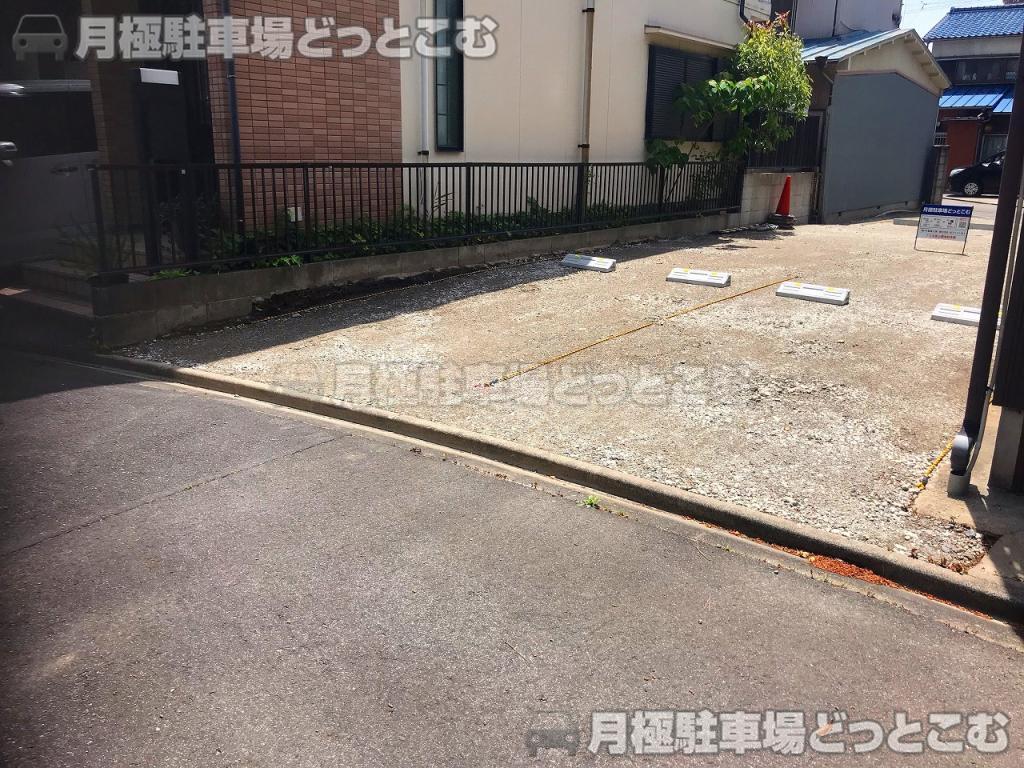 名古屋市北区平手町2丁目76-12の月極駐車場3