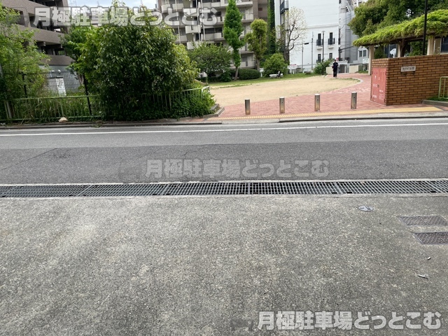 神戸市中央区生田町1丁目3-22の月極駐車場10