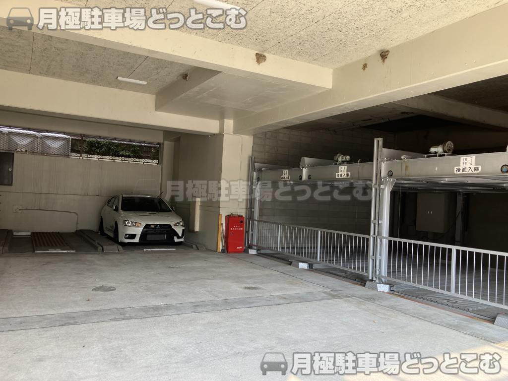 神戸市中央区生田町1丁目3-22の月極駐車場3