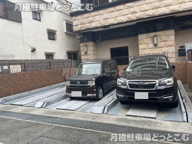 神戸市中央区琴ノ緒町2丁目8-4の月極駐車場2