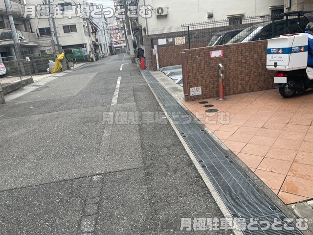 神戸市中央区琴ノ緒町2丁目8-4の月極駐車場6