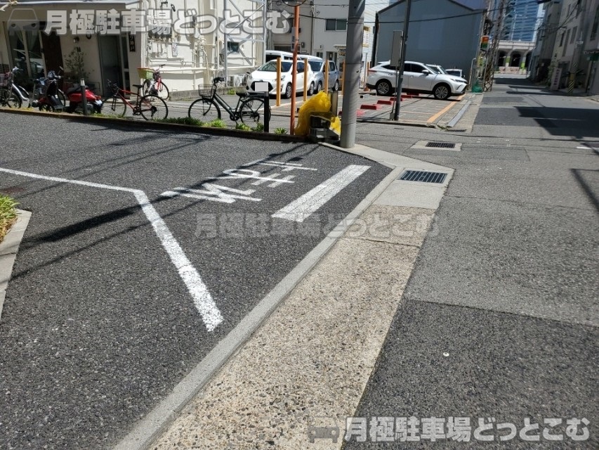 神戸市中央区橘通1丁目2-7の月極駐車場8