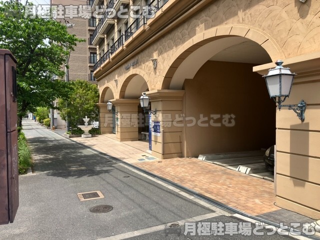 大東市住道1丁目8番9の月極駐車場3