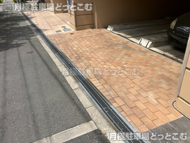 大東市住道1丁目8番9の月極駐車場6