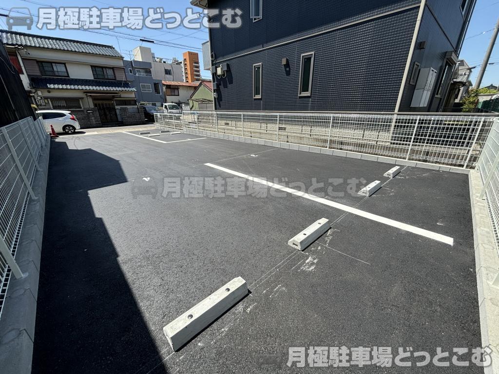 名古屋市中村区稲上町5丁目13、14-2の月極駐車場2