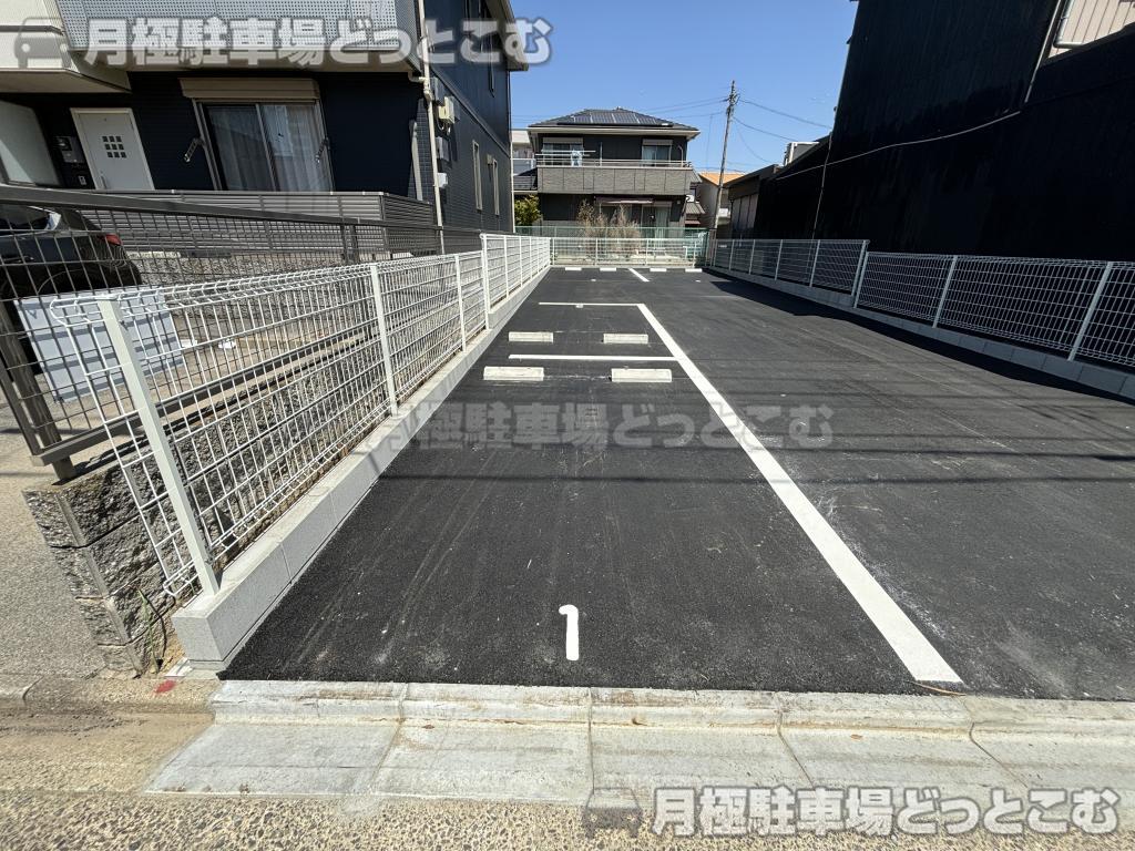 名古屋市中村区稲上町5丁目13、14-2の月極駐車場3