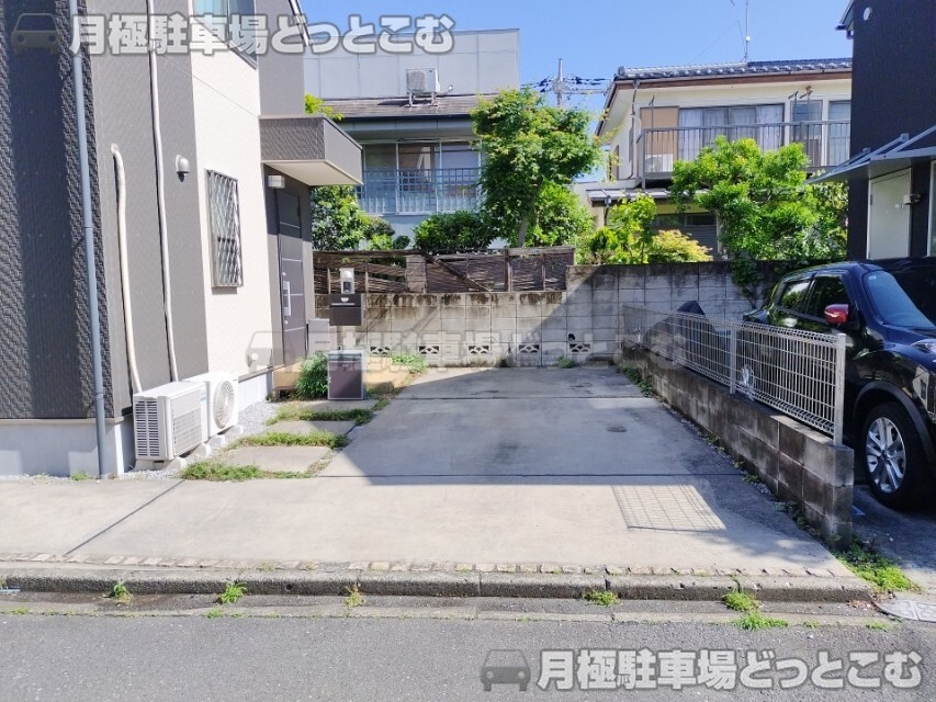中野区上鷺宮5丁目16-8の月極駐車場2