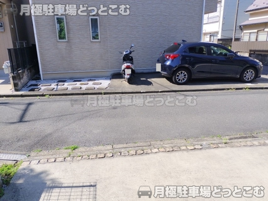 中野区上鷺宮5丁目16-8の月極駐車場6