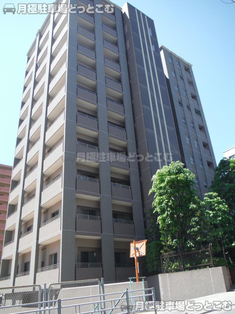 大阪市中央区上町1-15-37の月極駐車場4