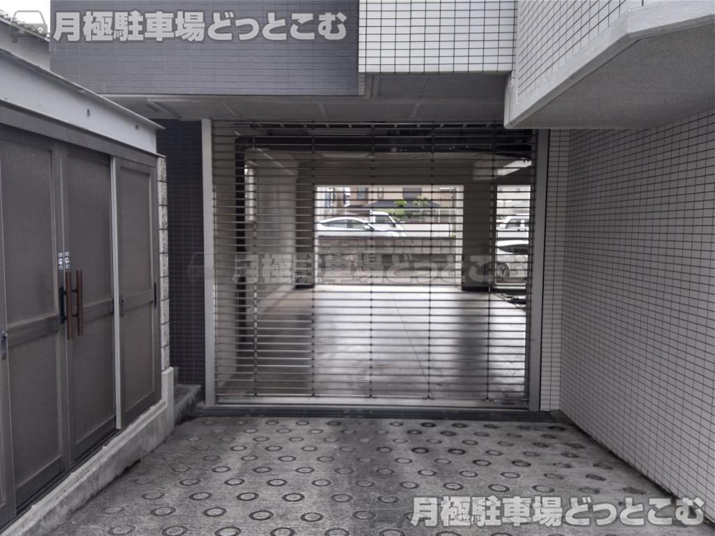 大阪市東住吉区田辺5丁目4-3の月極駐車場2