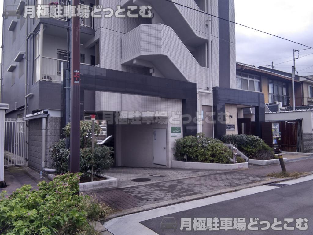 大阪市東住吉区田辺5丁目4-3の月極駐車場3