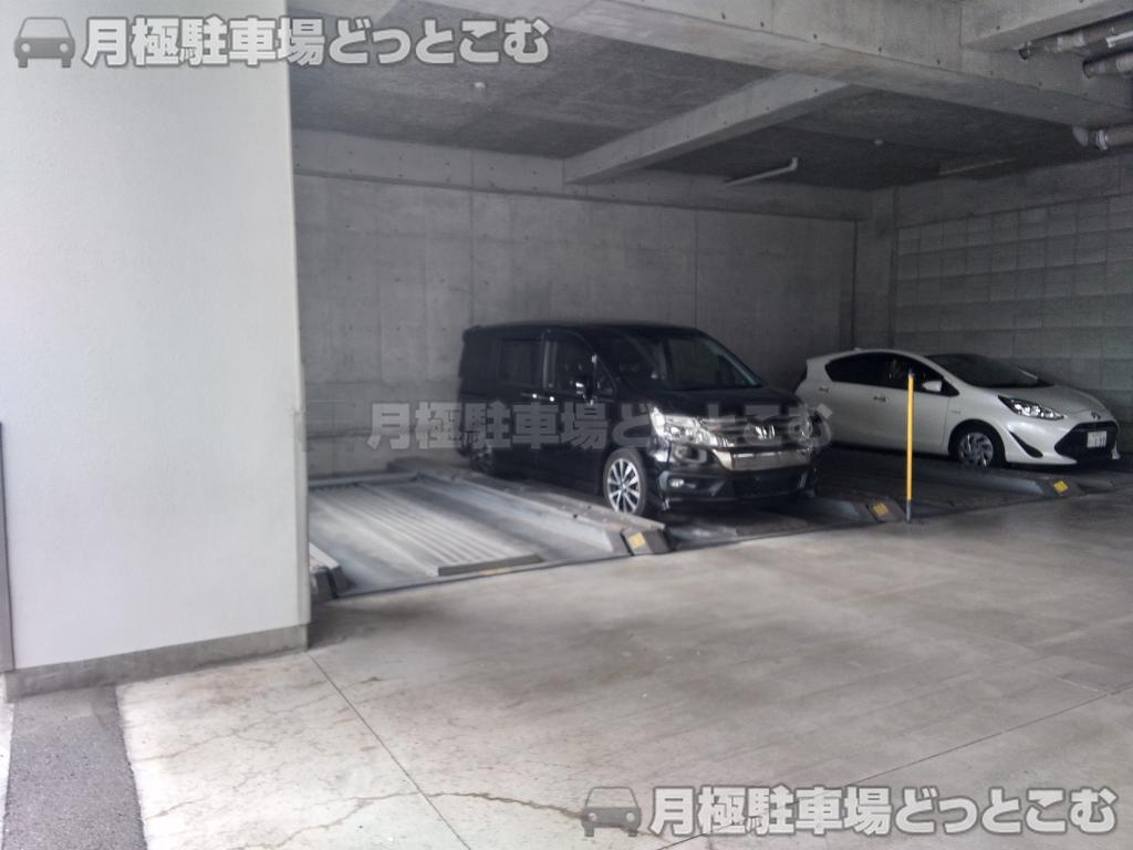 大阪市東住吉区田辺5丁目4-3の月極駐車場5