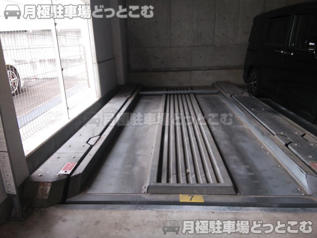 大阪市東住吉区田辺5丁目4-3の月極駐車場7