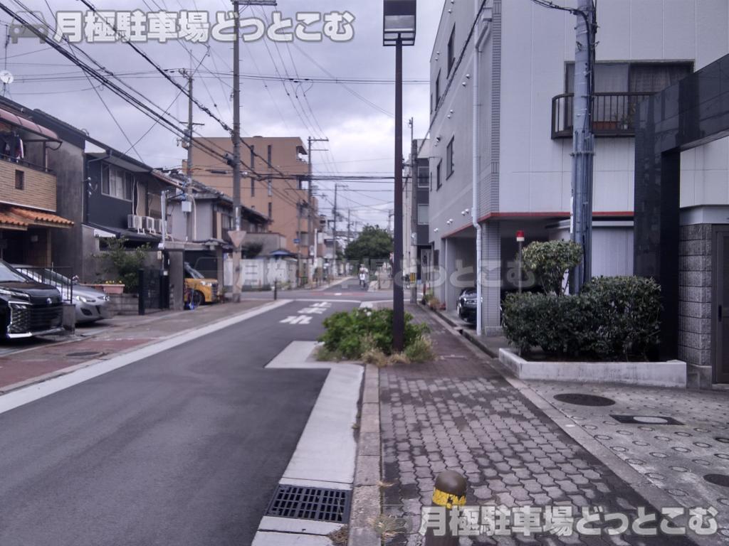 大阪市東住吉区田辺5丁目4-3の月極駐車場8