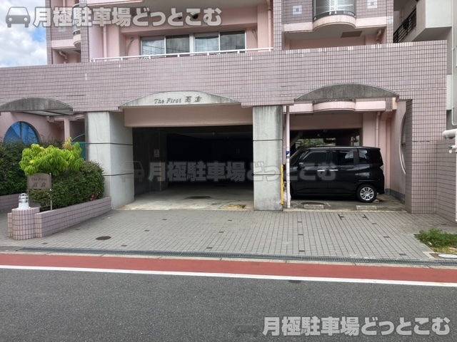 大阪市都島区高倉町1丁目14-26の月極駐車場2