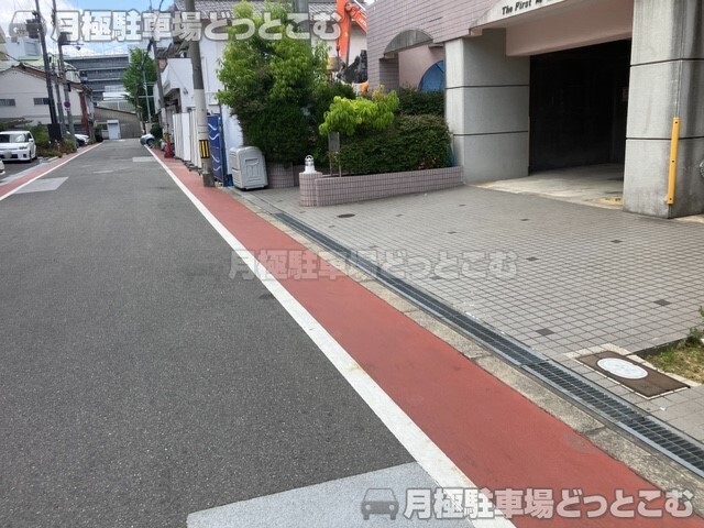 大阪市都島区高倉町1丁目14-26の月極駐車場6