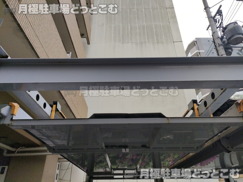 大阪市浪速区日本橋3丁目7-3の月極駐車場4