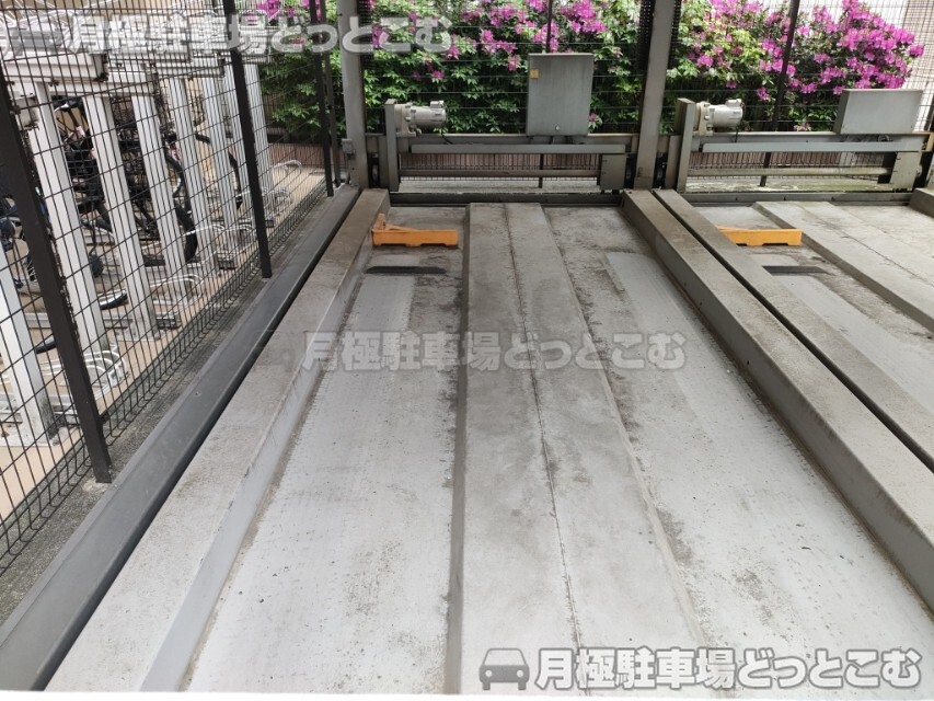 大阪市浪速区日本橋3丁目7-3の月極駐車場5