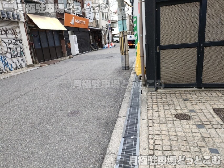 大阪市浪速区日本橋3丁目7-3の月極駐車場6
