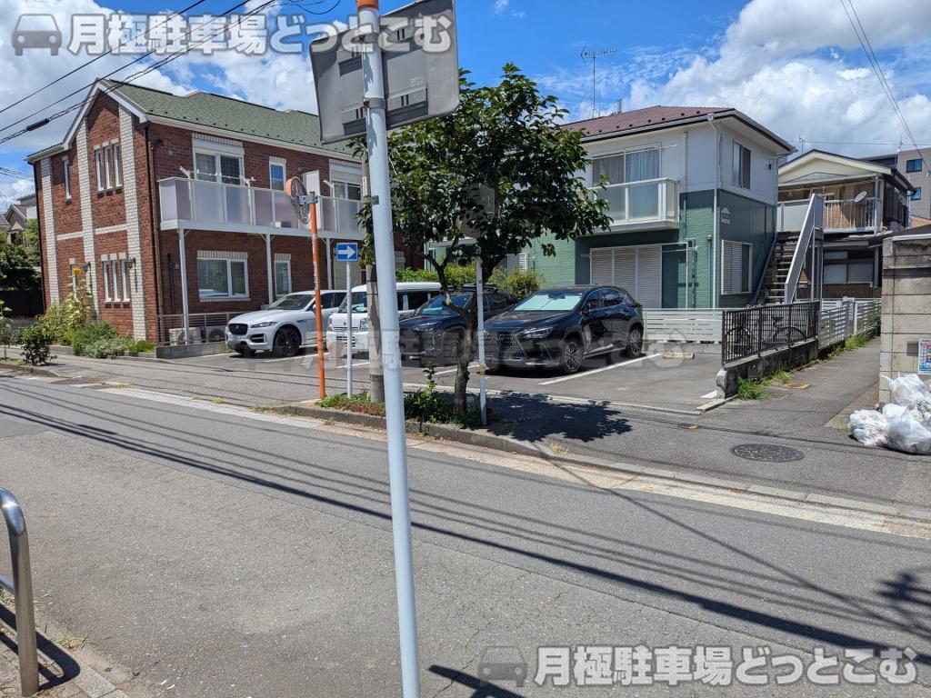 川崎市幸区柳町36-6の月極駐車場6