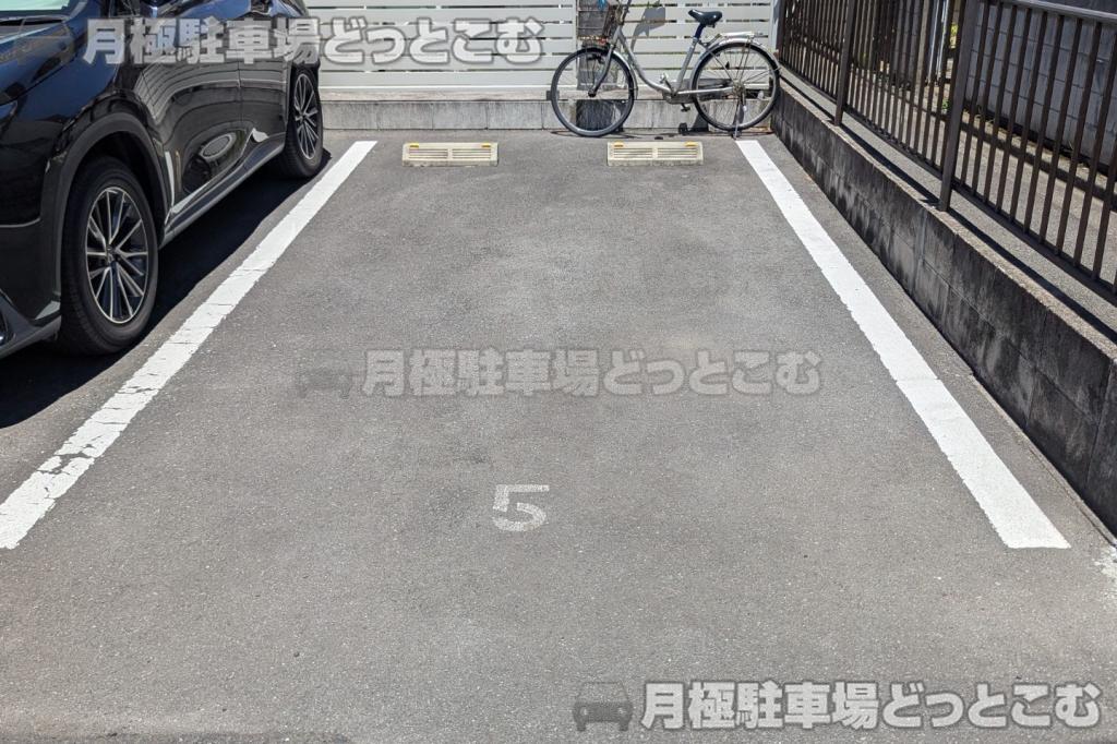 川崎市幸区柳町36-6の月極駐車場5