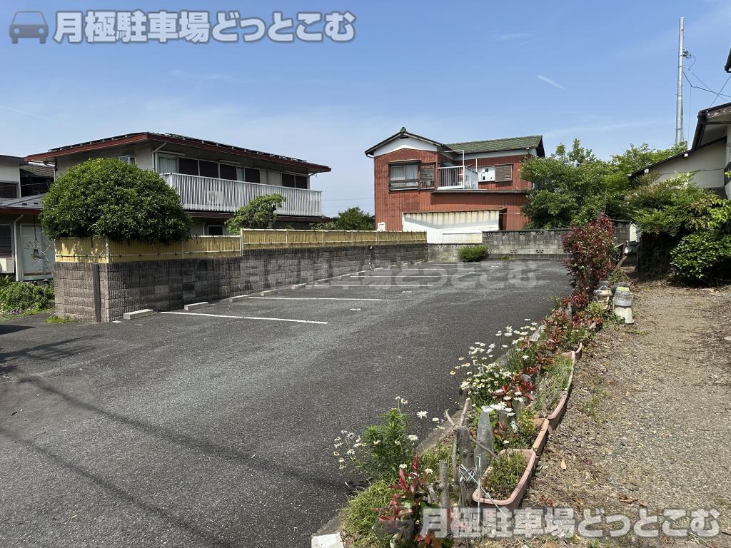日野市平山6丁目3番地3の月極駐車場1