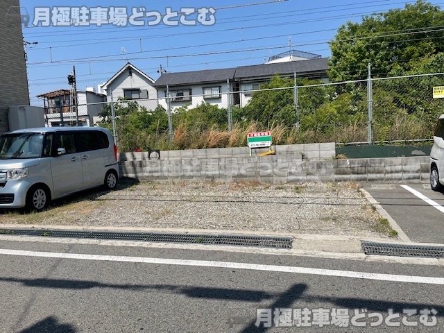 伊丹市東有岡5丁目85の月極駐車場2