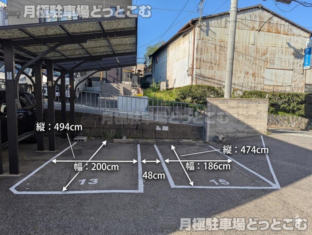 吹田市上山手町13－25の月極駐車場1
