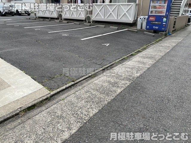 名古屋市西区鳥見町1丁目22-1,22-2の月極駐車場8