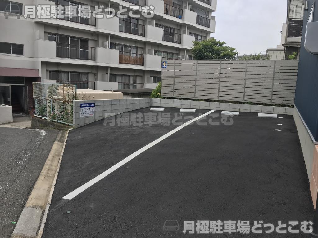 名古屋市千種区萱場2丁目323-1,323-2の月極駐車場2