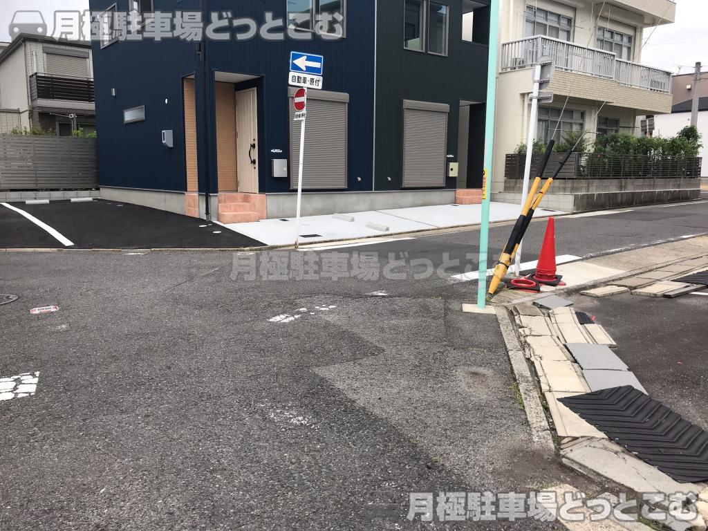 名古屋市千種区萱場2丁目323-1,323-2の月極駐車場5