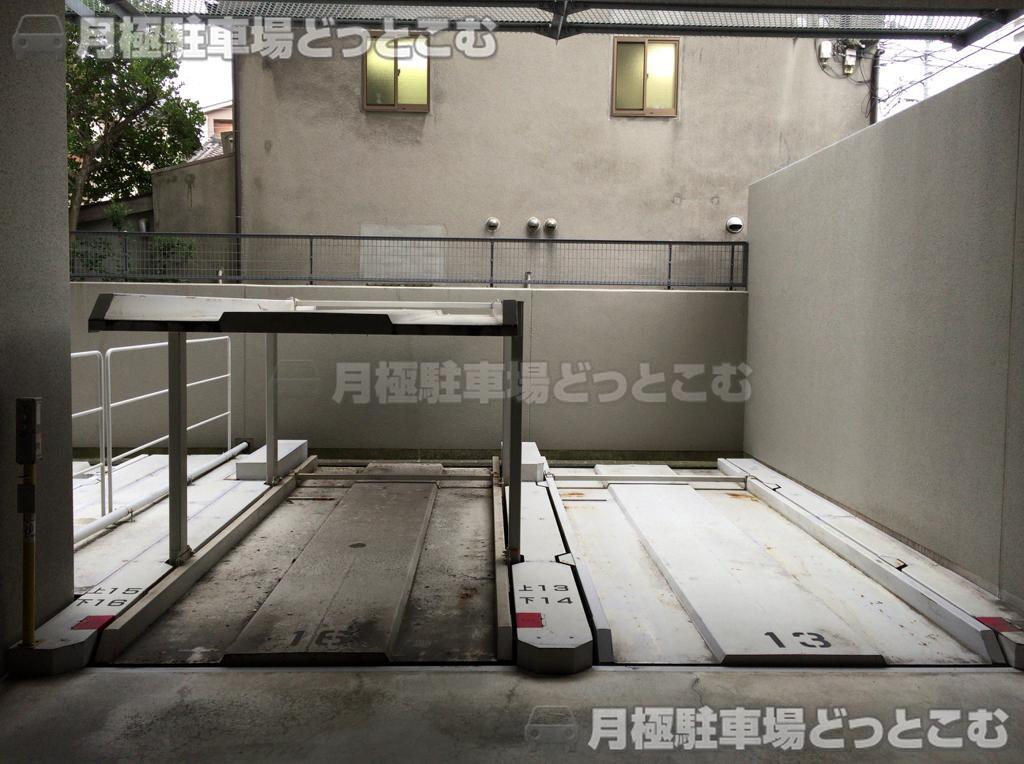 大阪市東成区東中本の月極駐車場2