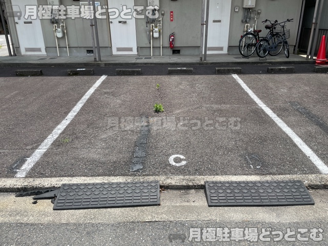 一宮市神山1丁目8-30の月極駐車場3