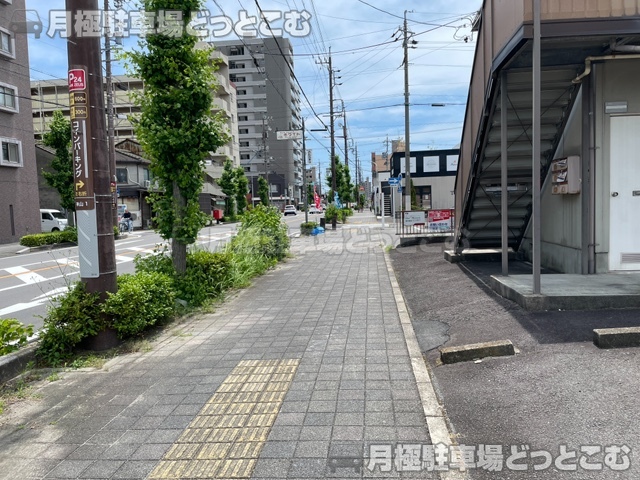 一宮市神山1丁目8-30の月極駐車場4