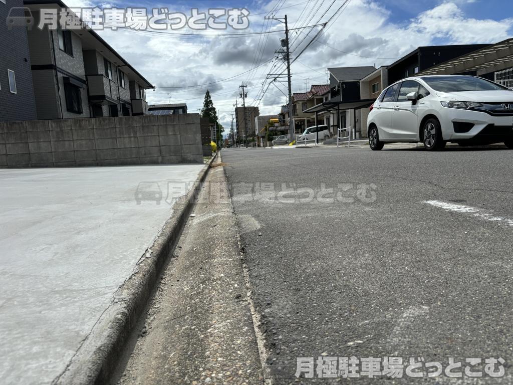 名古屋市港区小賀須3丁目401番1の月極駐車場4