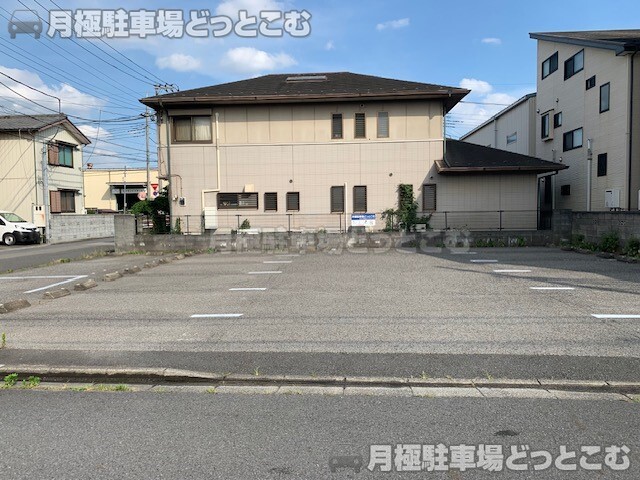 川口市東領家3丁目29-15の月極駐車場1