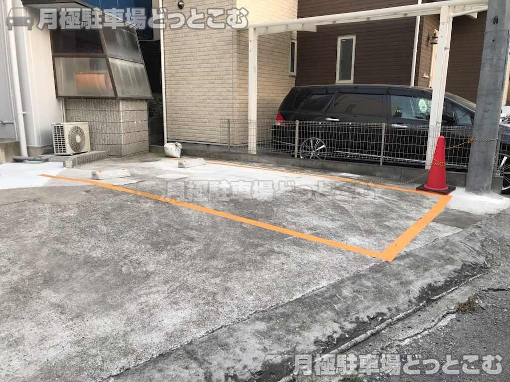 東大阪市上小阪4-5-1の月極駐車場2