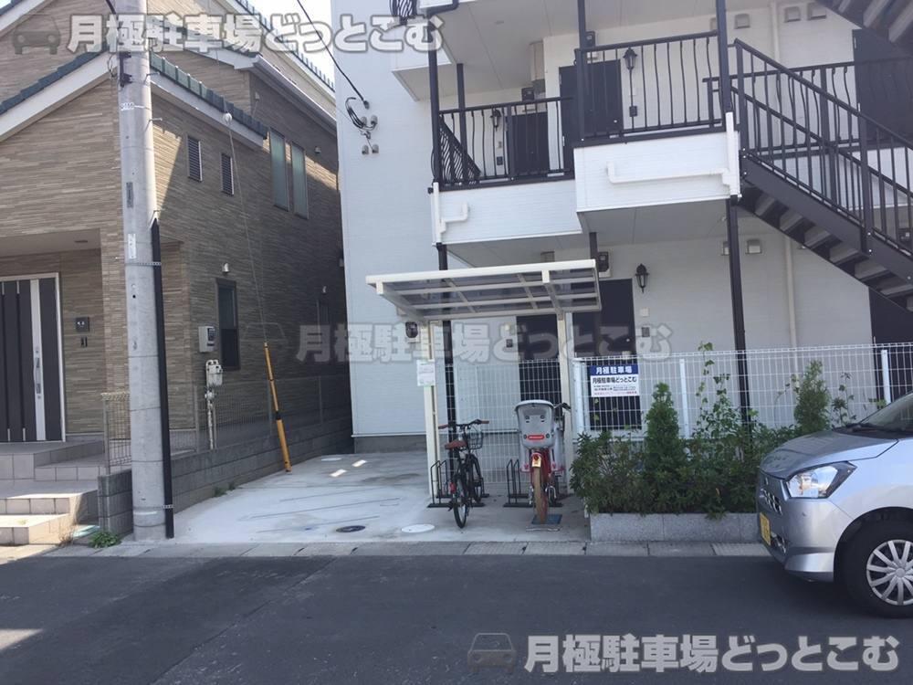 八潮市大字垳字用水東130-1の月極駐車場2