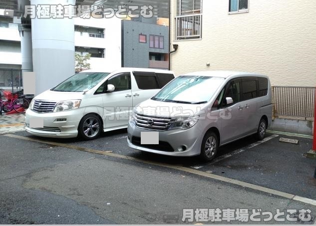 大阪市西区九条3丁目24番Iの月極駐車場1