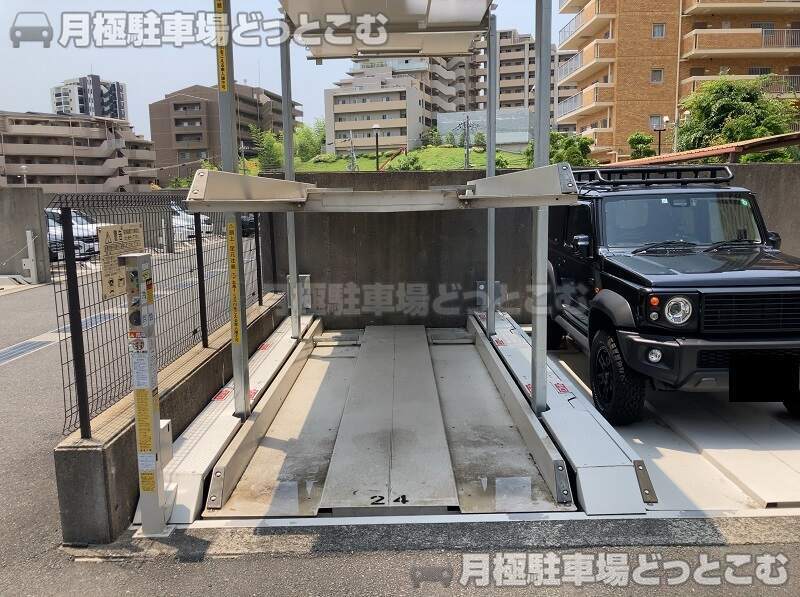 豊中市上新田2-22-20の月極駐車場2