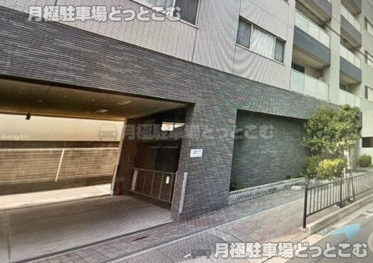 茨木市西中条町2-15の月極駐車場3