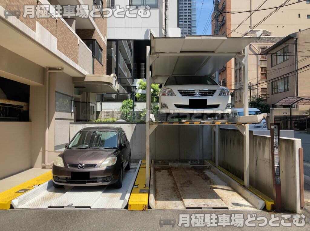 大阪市中央区船越町2-1-7の月極駐車場3
