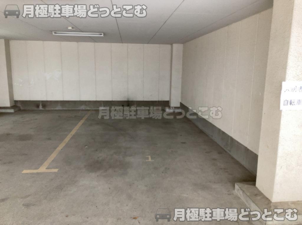 大阪市淀川区新高5-3-25の月極駐車場3