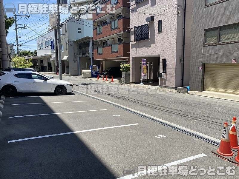 大阪市東淀川区柴島1-3-22の月極駐車場3