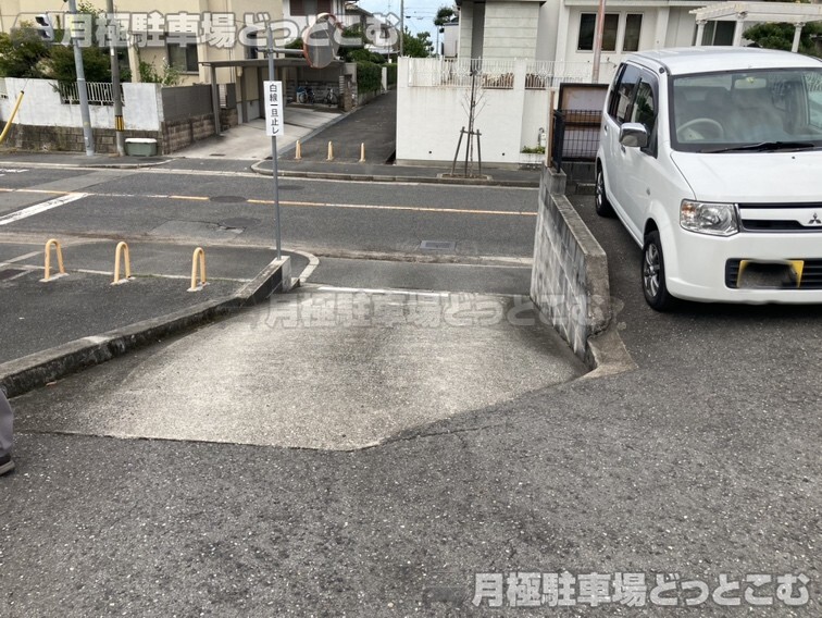 和泉市光明台2丁目11-1の月極駐車場5